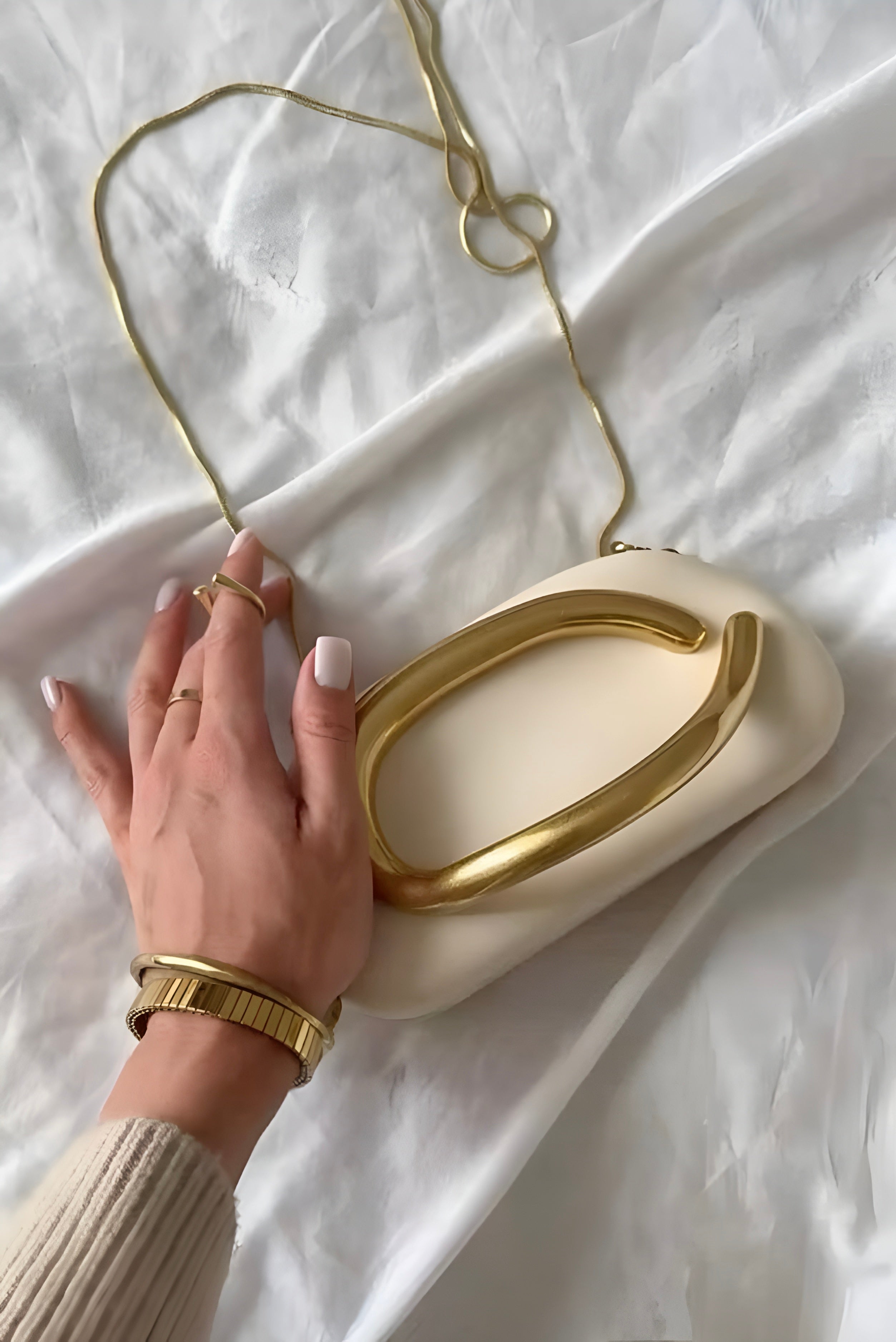 ZARA VIRAL CLUTCH with chain - White