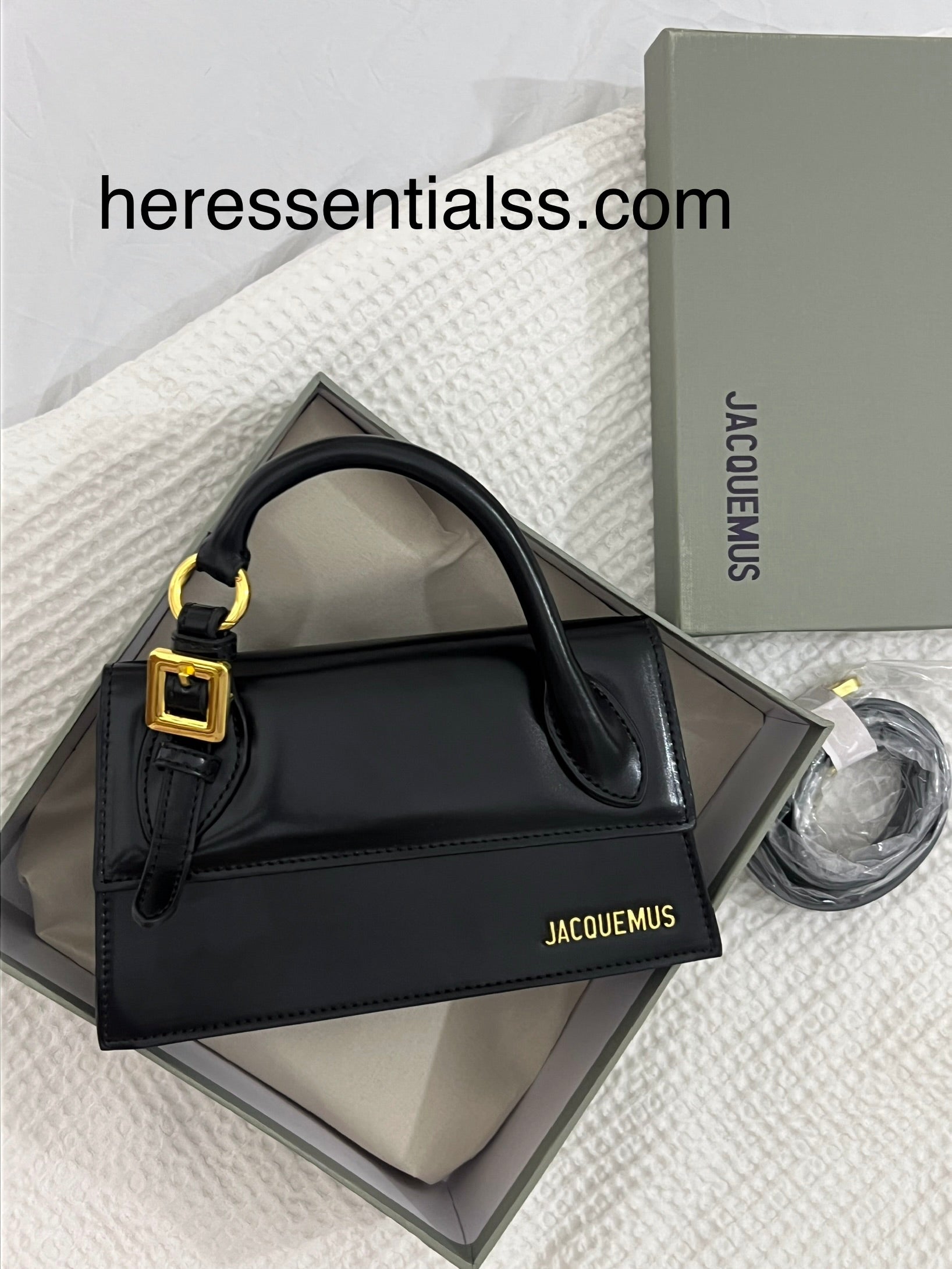 JACQUEMUS BLACK (Medium)