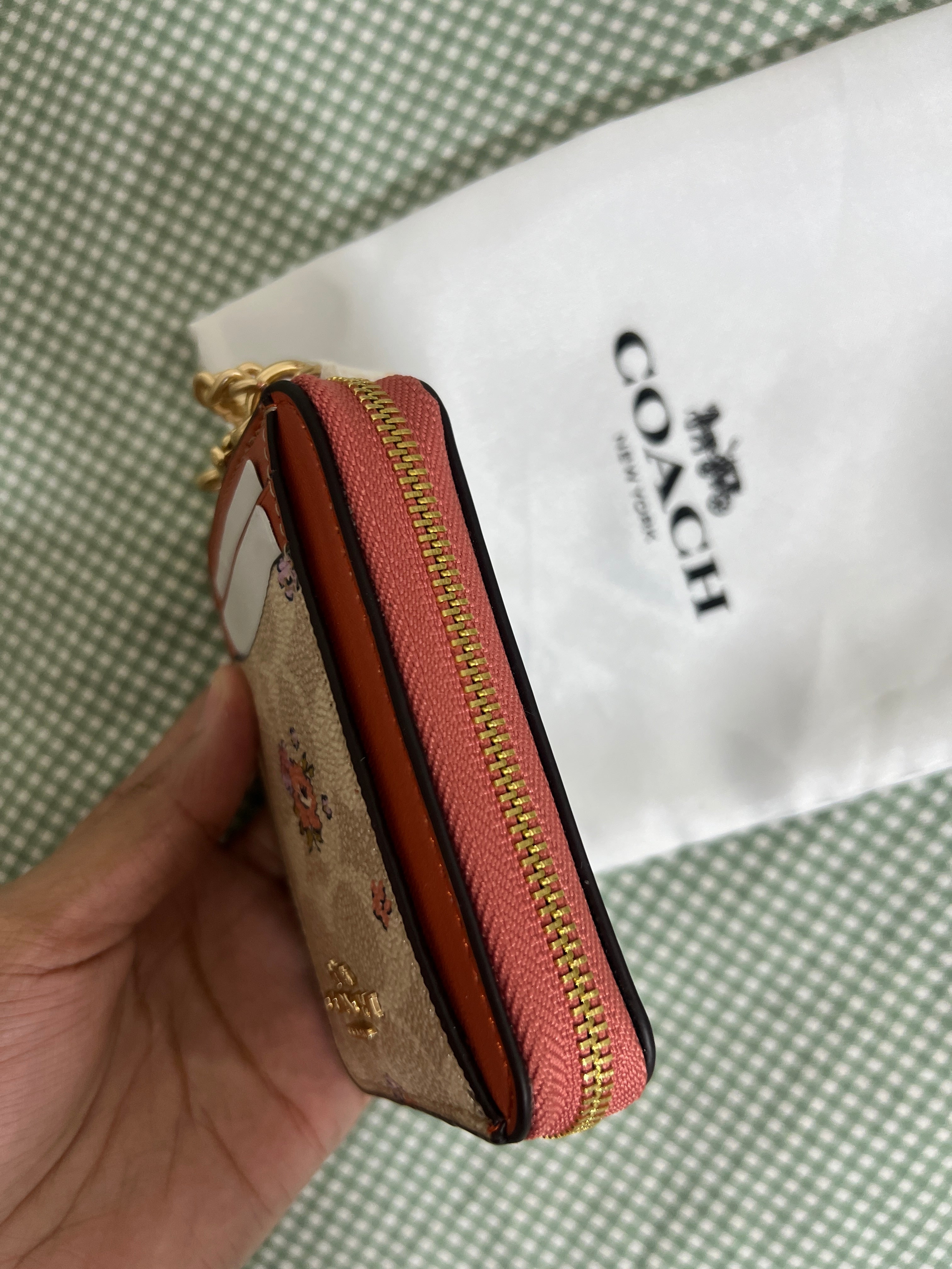 Coach Zip Card Case in floral Print