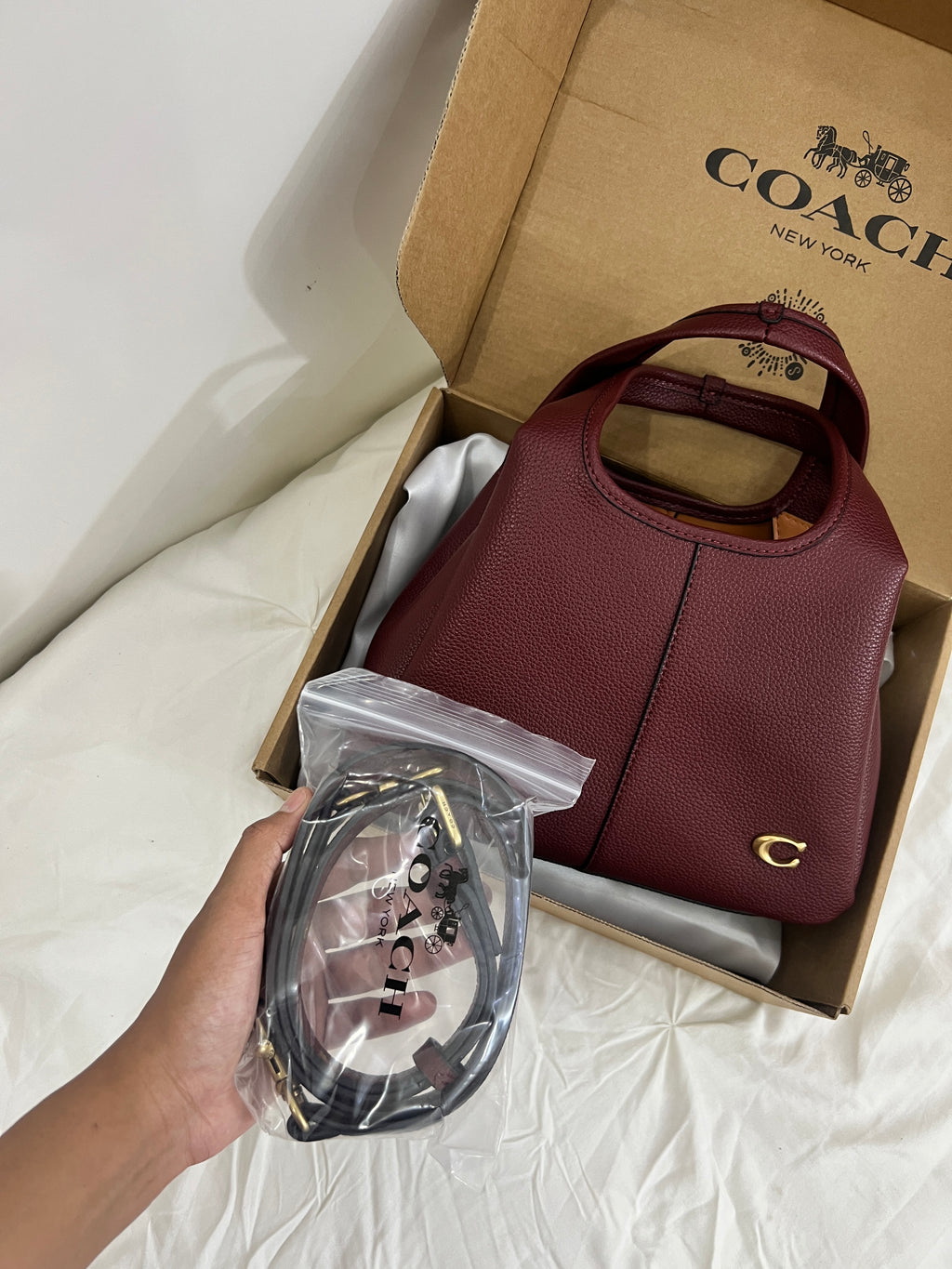 Coach HoboLana Shoulder Bag 23 burgundy Leather
