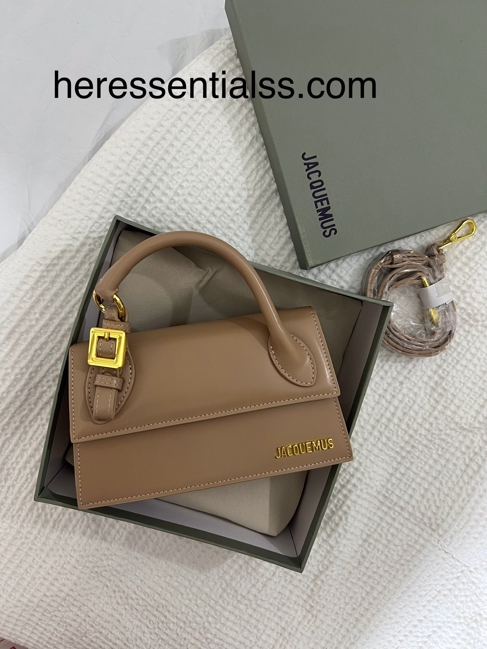 JACQUEMUS BEIGE (Medium)
