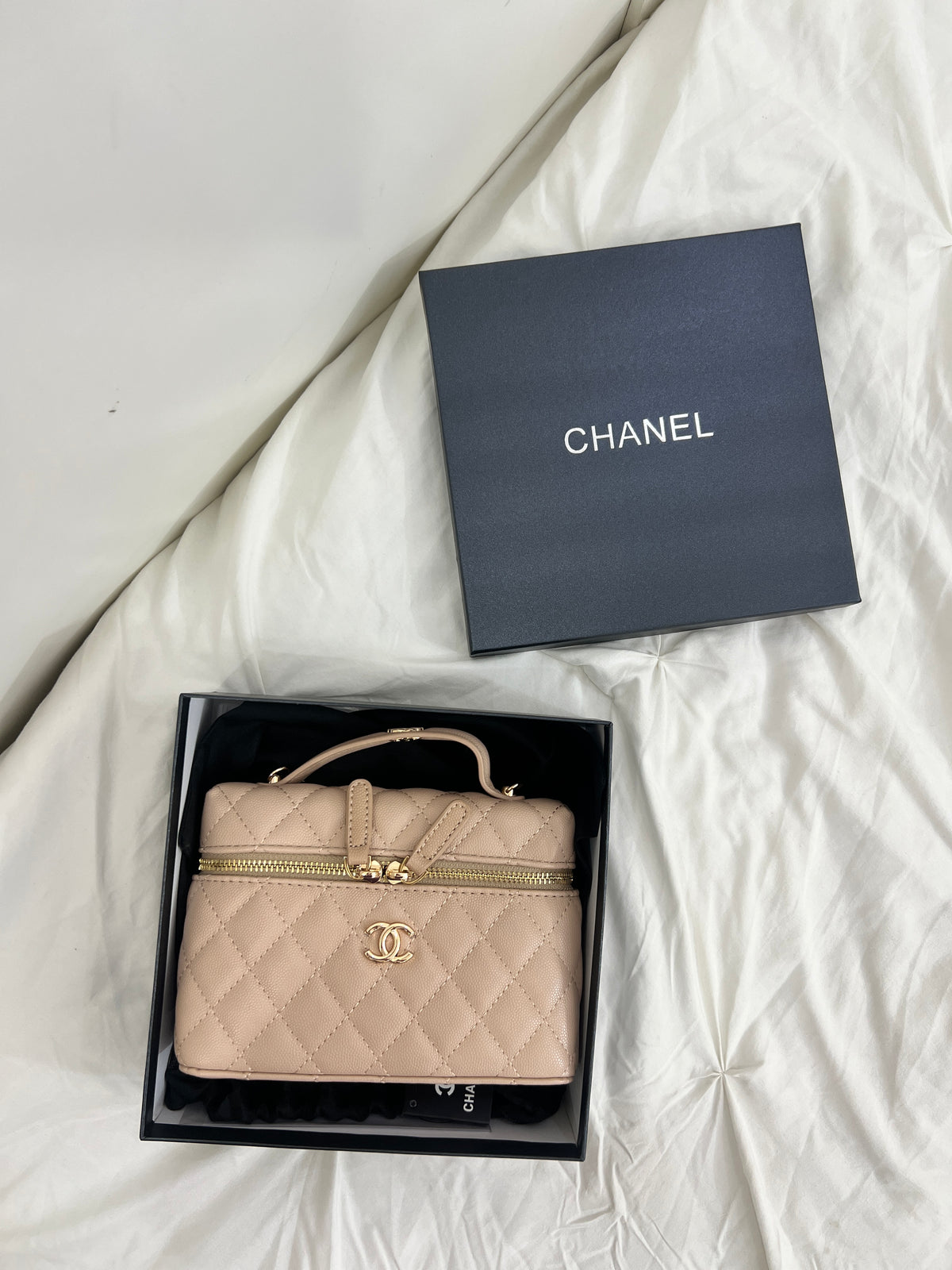CHANEL INSPIRED BAG (with box and chain)
