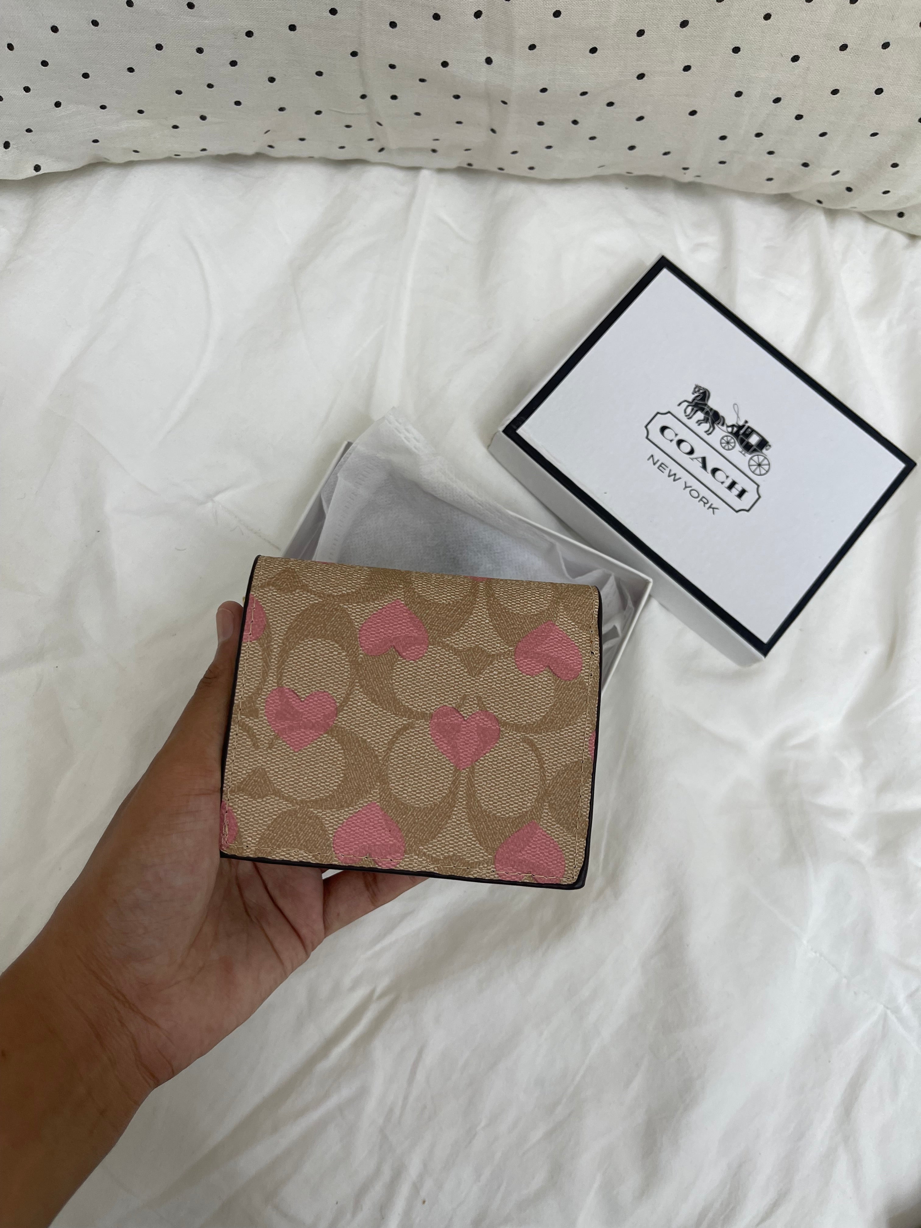 Coach Signature Heart Print Small Zip Wallet – Khaki Pink