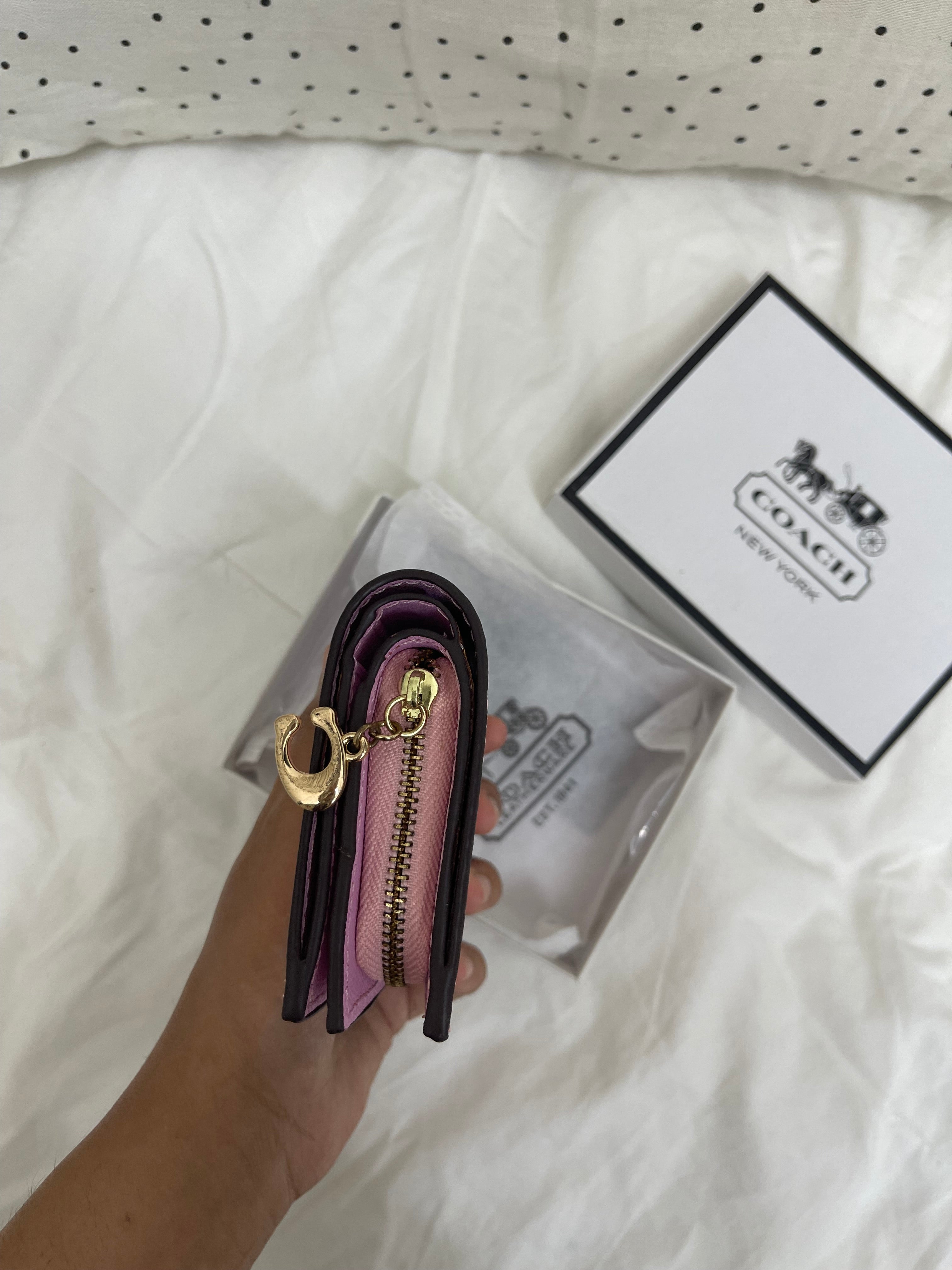 Coach Signature Small Zip Wallet – Blush Pink