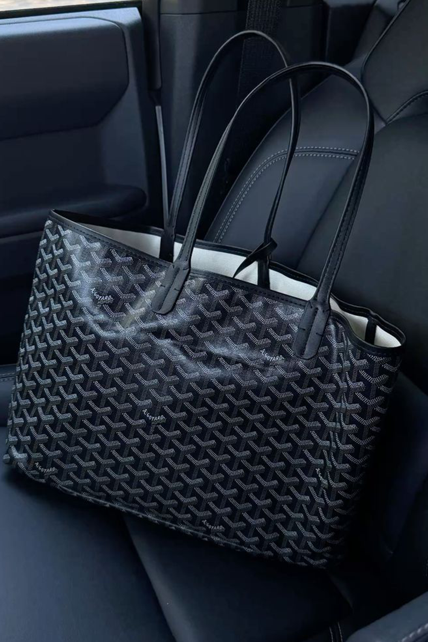 Goyard Tote Bag – Black (Large With Pouch)